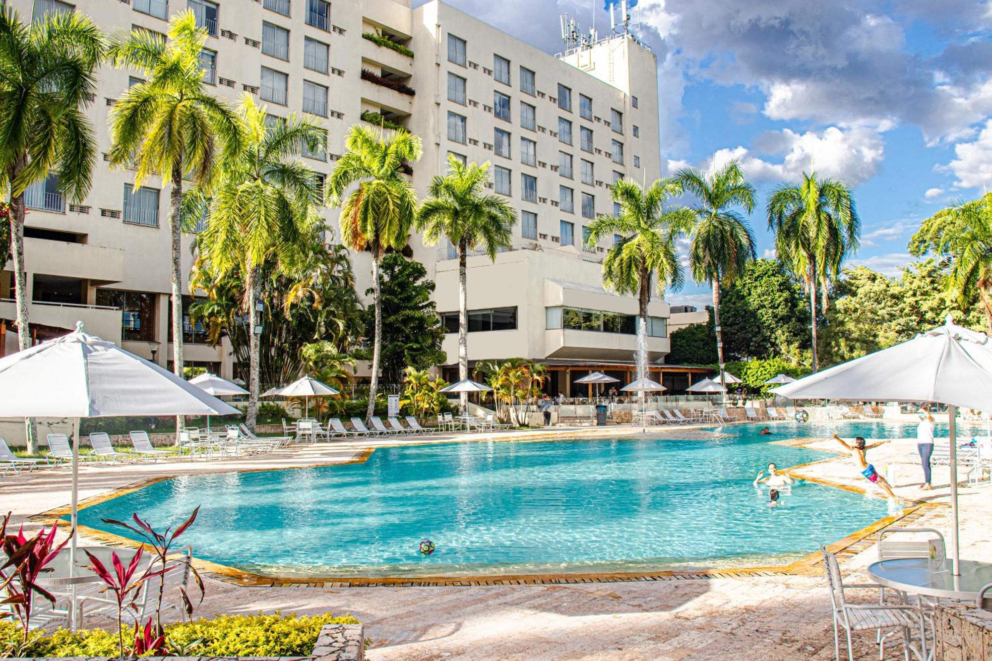 Hotel Estelar Altamira Ibagué Kültér fotó The pool at the hotel
